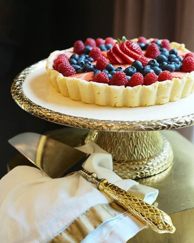 Show-Stopping Cake Stands for Holiday Entertaining